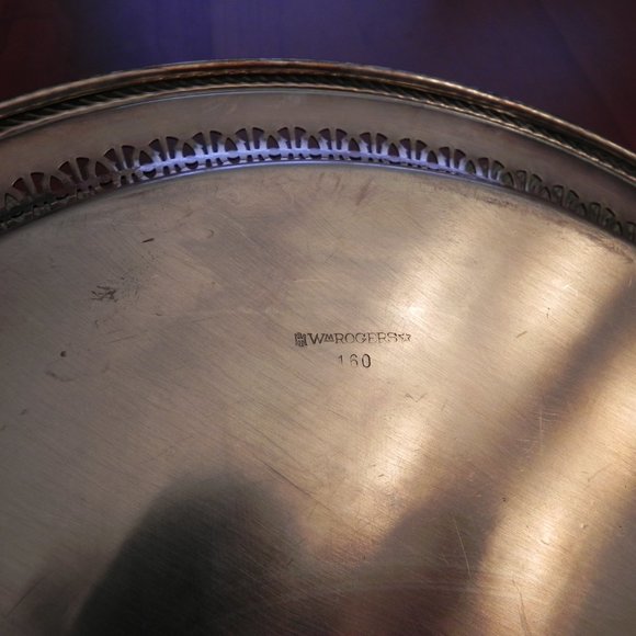 Vintage Wm. Rogers Silver Plate Serving Tray/Platter 12” inch Round. Excellent - Picture 4 of 4